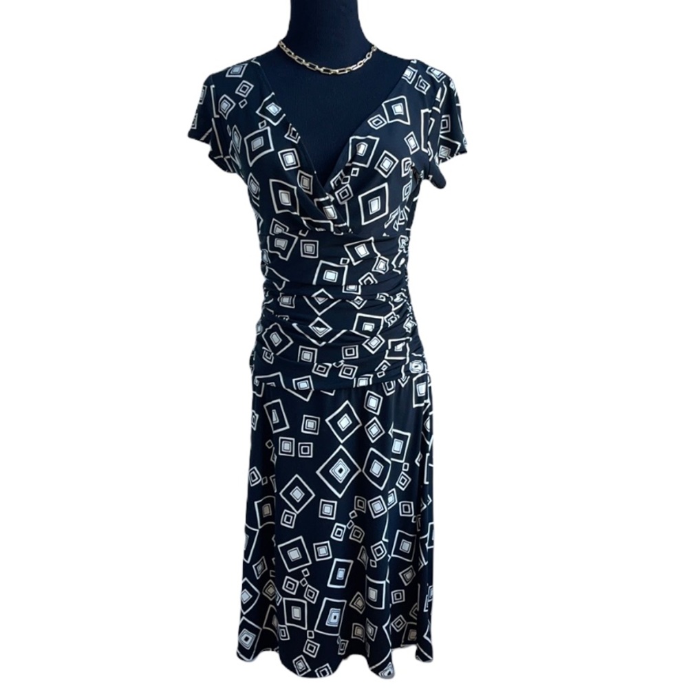 Bouquet black and white midi dress